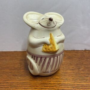 Ceramic Mouse Salt Pepper Shaker Whimsical Kitchen‎ Decor Cheese Lover